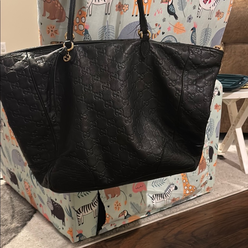 Gucci Embossed Black Leather Tote - Picture 8 of 11